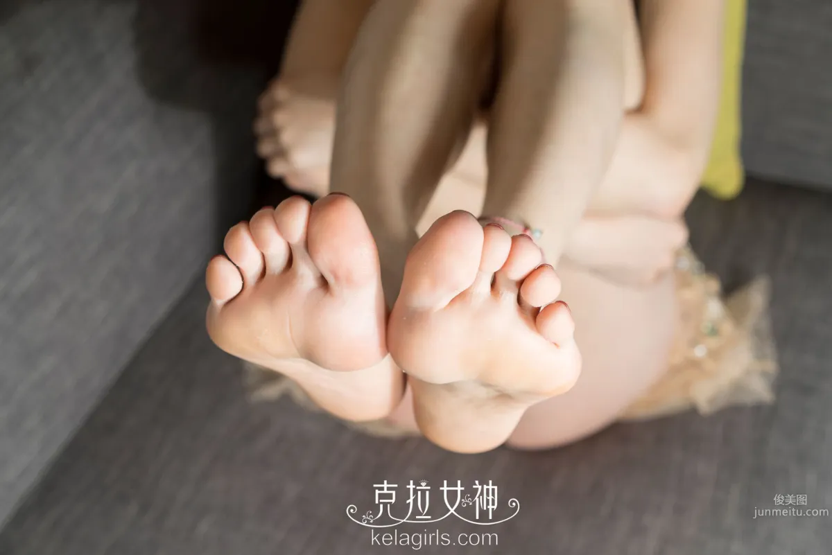 張茜《水晶鞋裡的玉足》 [克拉女神] 寫真集 33