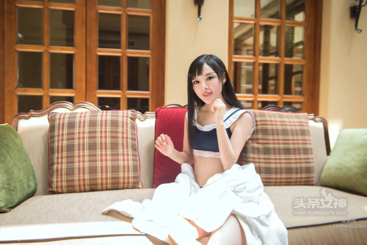 周熙妍《學生服幻想蘿莉》 [頭條女神] 寫真集 1