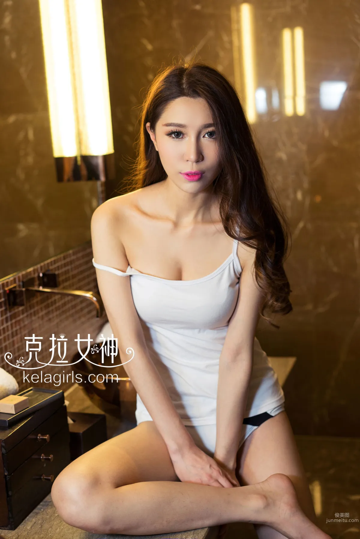 周拉拉《銅碗盛玉足》 [克拉女神] 寫真集 4