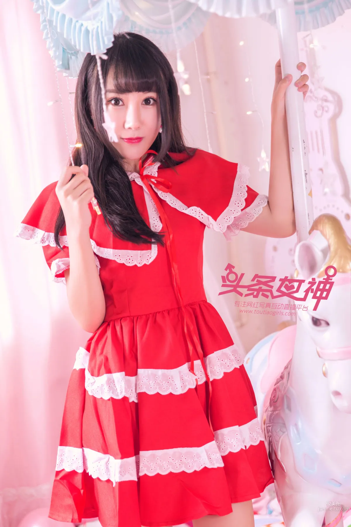 笑笑《旋转木马》 [头条女神] 写真集1