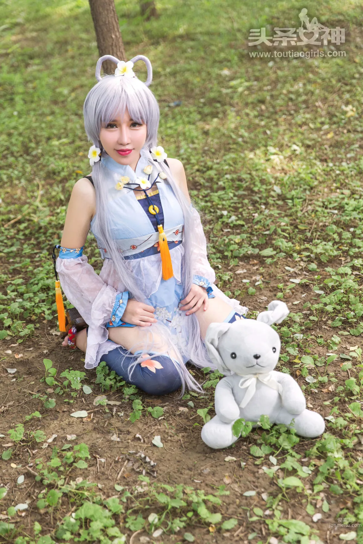 欣欣《天依娃娃》 [头条女神] 写真集1