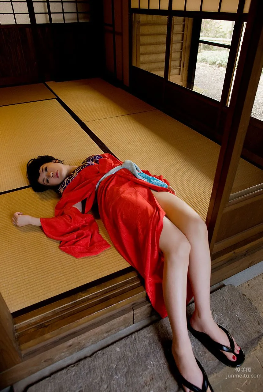 鈴木砂羽 Sawa Suzuki 《Back Brush》 [Image.tv] 写真集19
