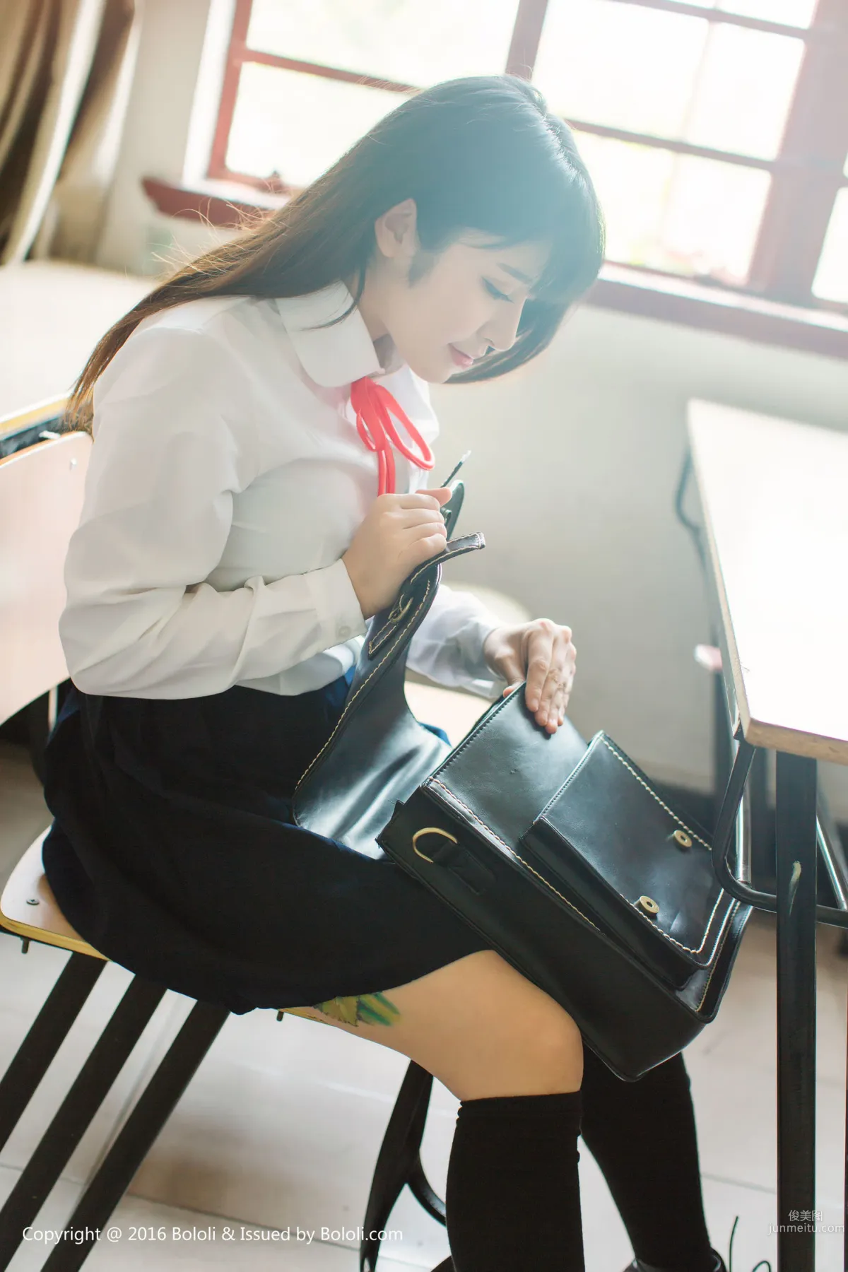 豆豆《校服女生》 [Kimoe激萌文化] KIM019 写真集4