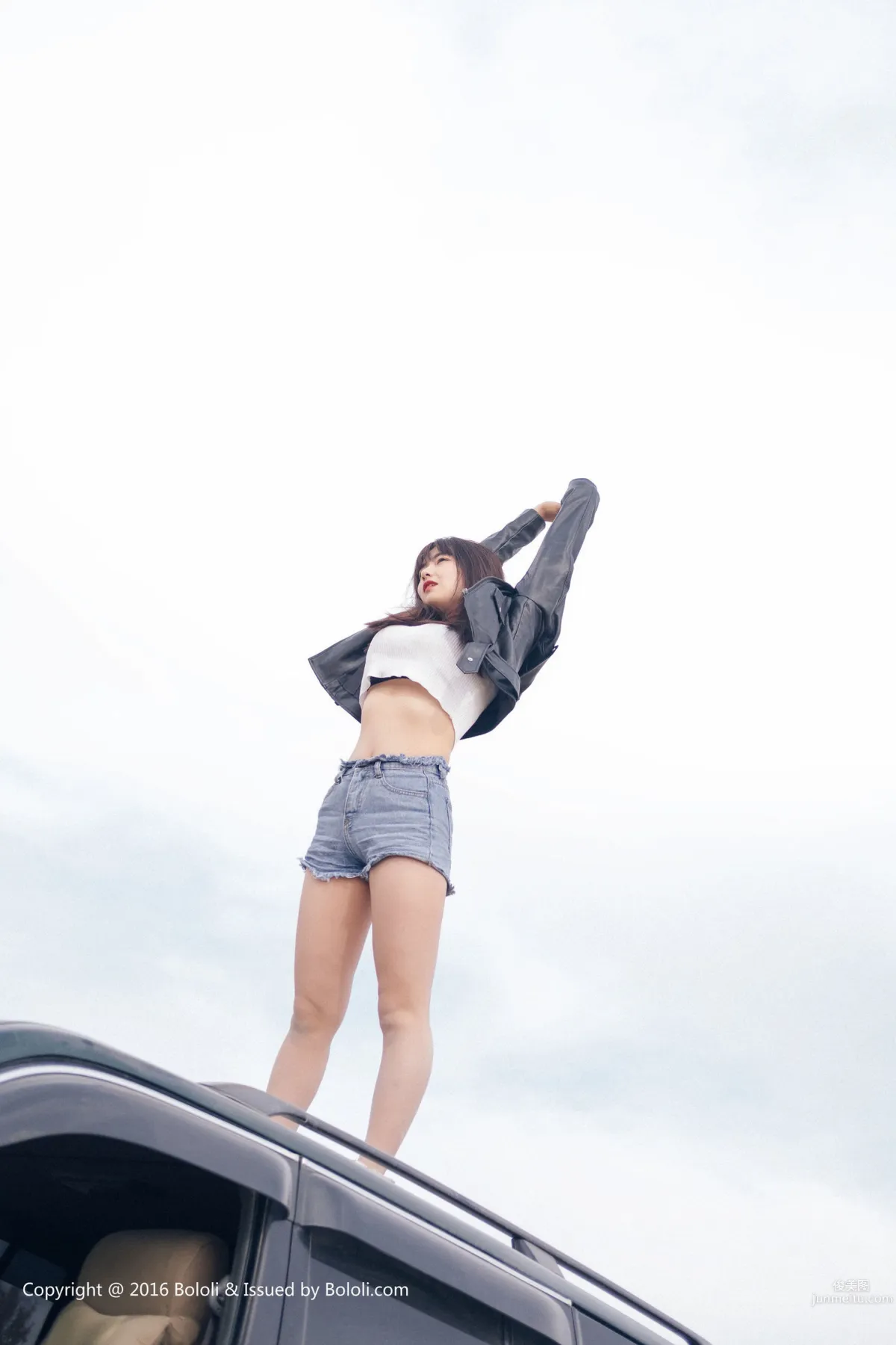 周聞/球球《沙漠機車女》 [Kimoe激萌文化] KIM010 寫真集 44