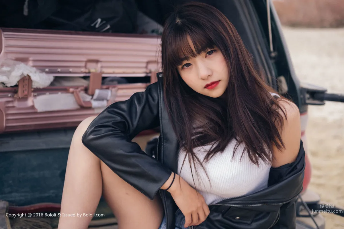 周聞/球球《沙漠機車女》 [Kimoe激萌文化] KIM010 寫真集 28