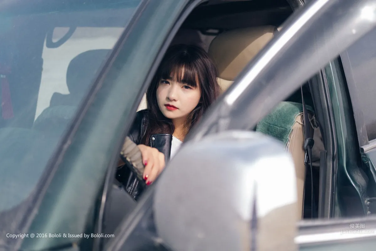 周聞/球球《沙漠機車女》 [Kimoe激萌文化] KIM010 寫真集 36
