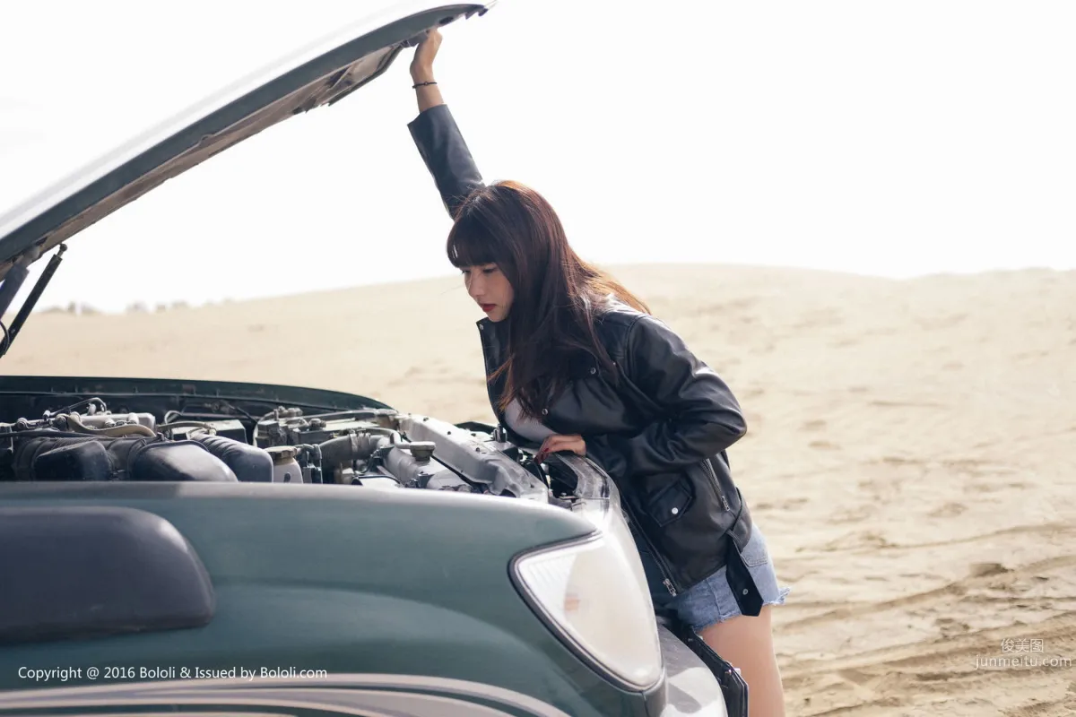 周聞/球球《沙漠機車女》 [Kimoe激萌文化] KIM010 寫真集 41