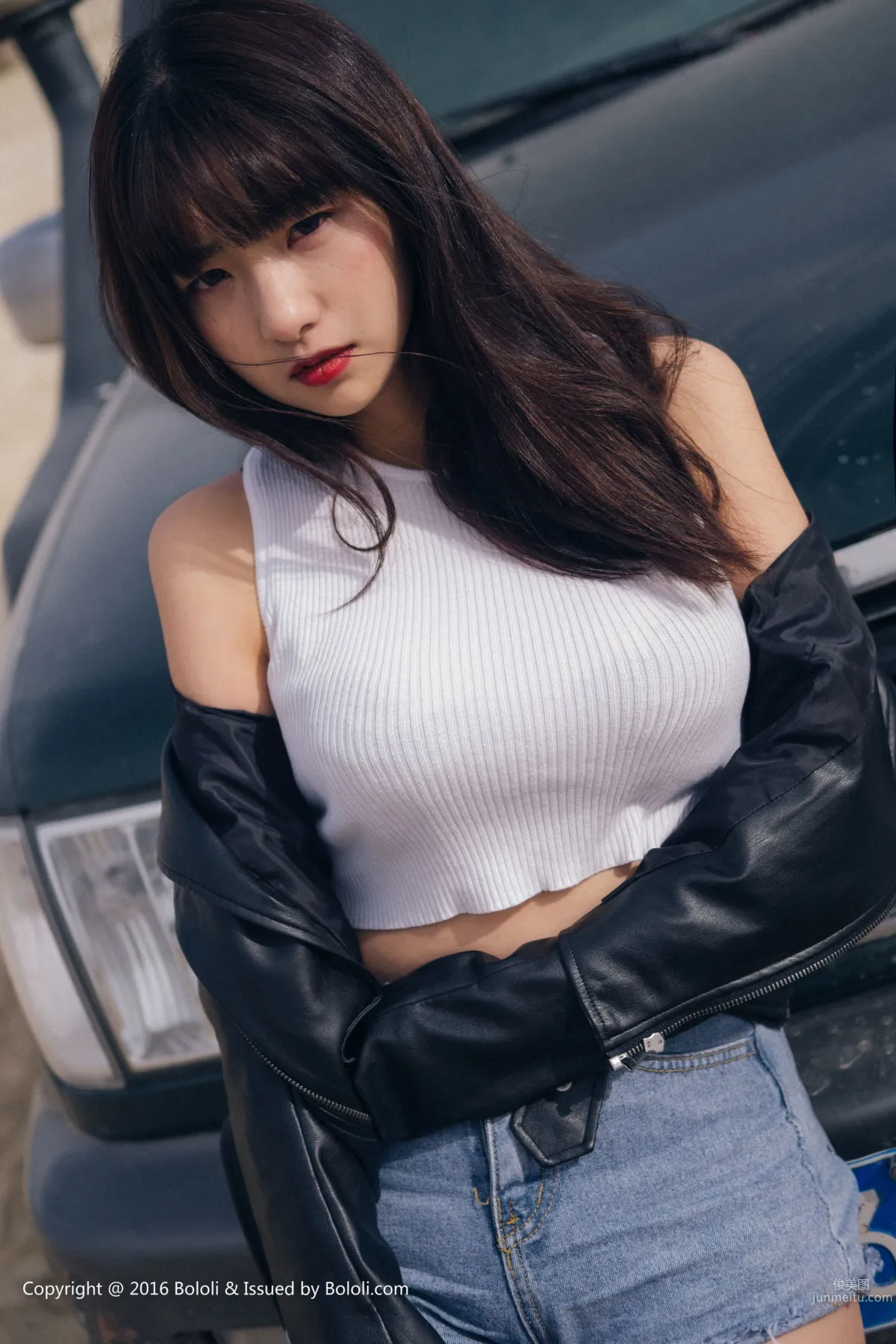 周聞/球球《沙漠機車女》 [Kimoe激萌文化] KIM010 寫真集 34
