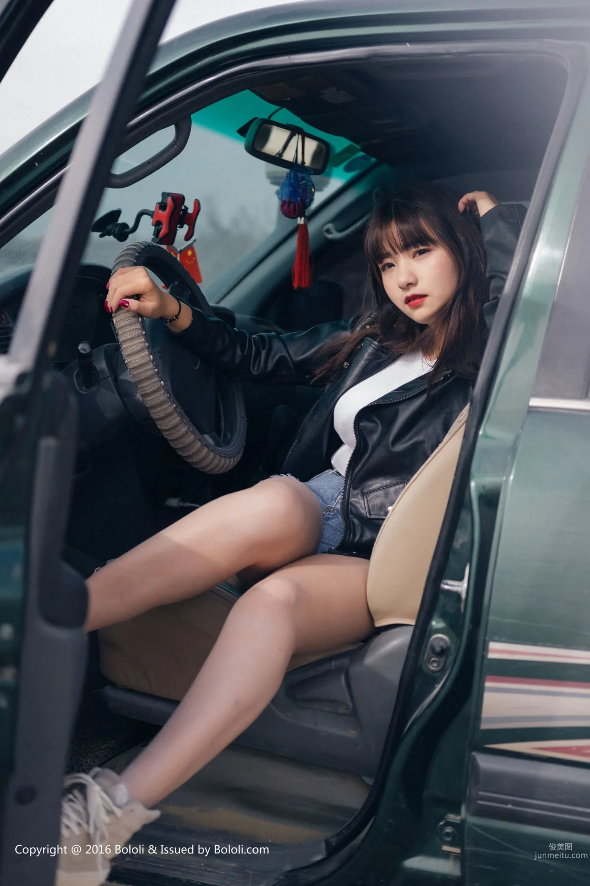 周聞/球球《沙漠機車女》 [Kimoe激萌文化] KIM010 寫真集 13