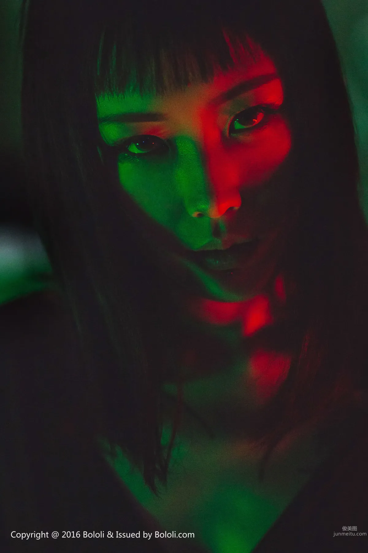 王思勻《紋身少女的風情》 [Bololi波蘿社] BOL.087 寫真集 9