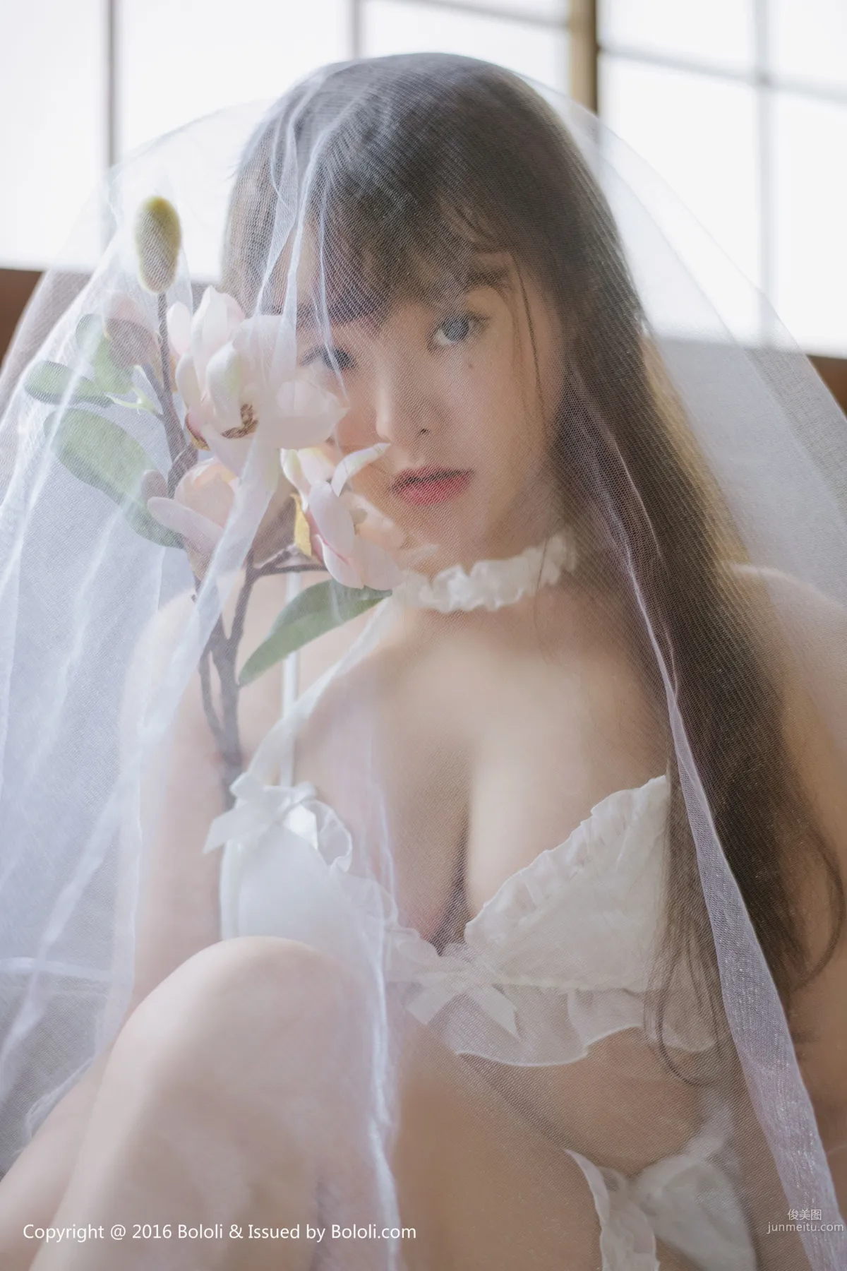 柳侑绮《白紗少女與花》 [Bololi波蘿社] BOL.090 寫真集 35