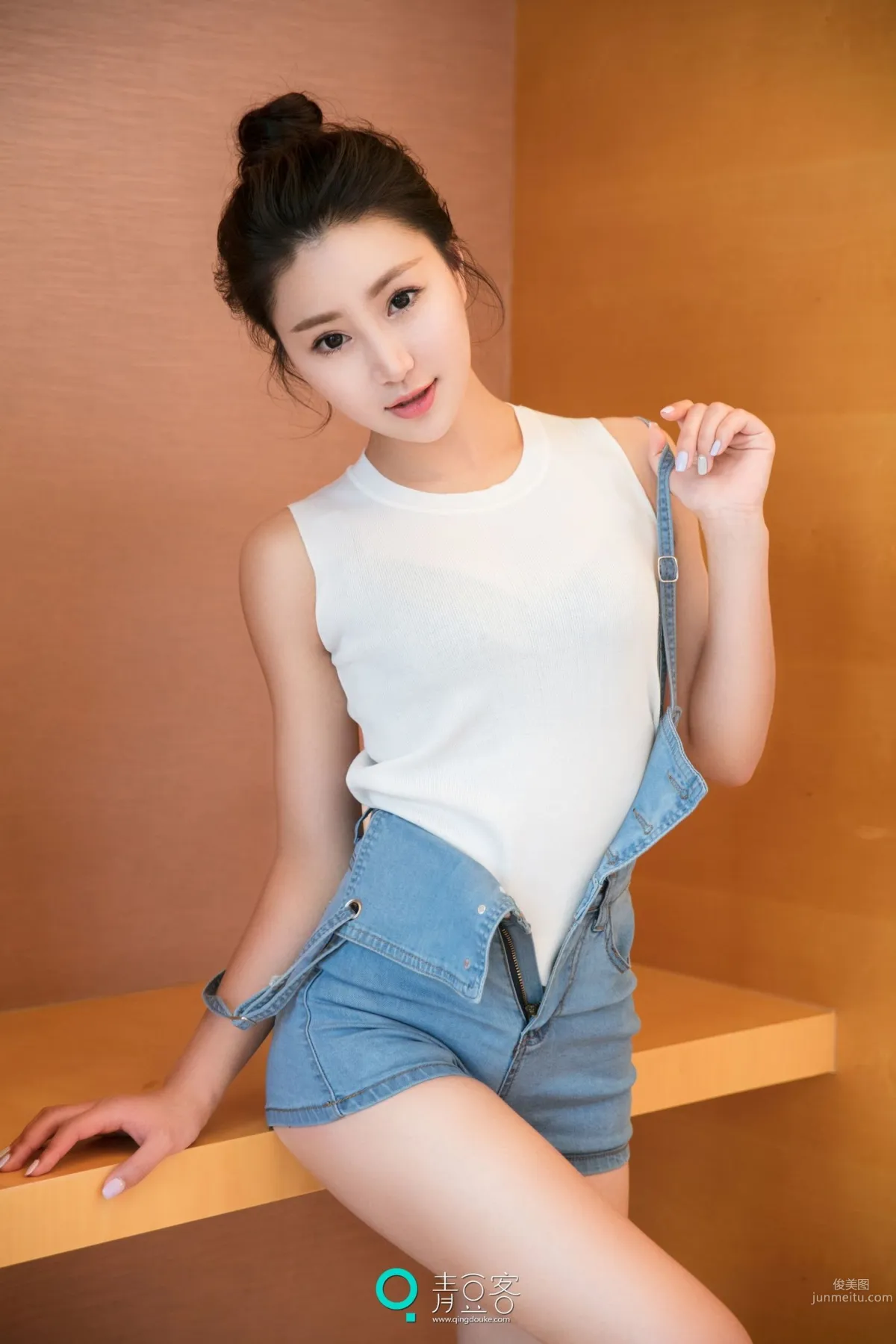 佳琪《吊帶牛仔+透視裝+薄紗》 [青豆客] 寫真集 6