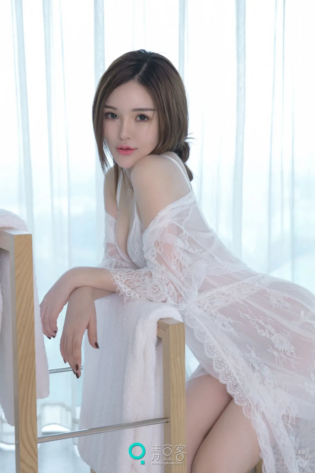 陳宇曦《吊帶裙+透視蕾絲+性感毛衣》 [青豆客] 寫真集 25