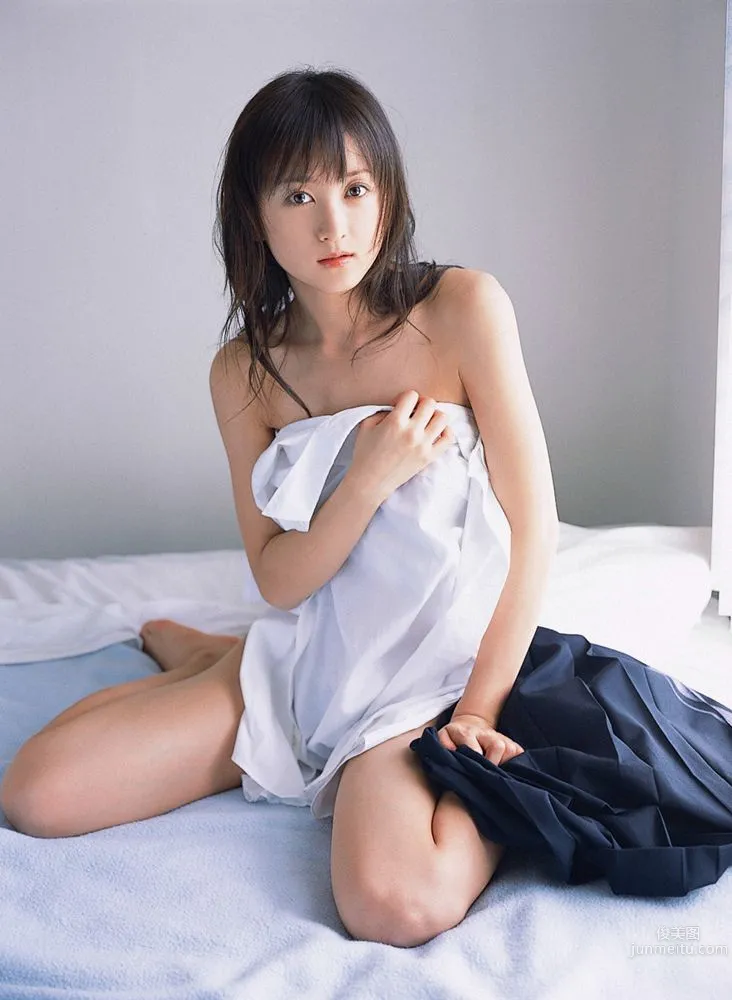 小松彩夏《Genuine》写真集 [YS Web] Vol.1215