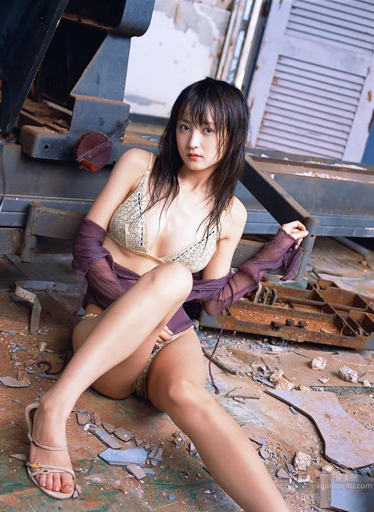 小松彩夏《Genuine》写真集 [YS Web] Vol.12163