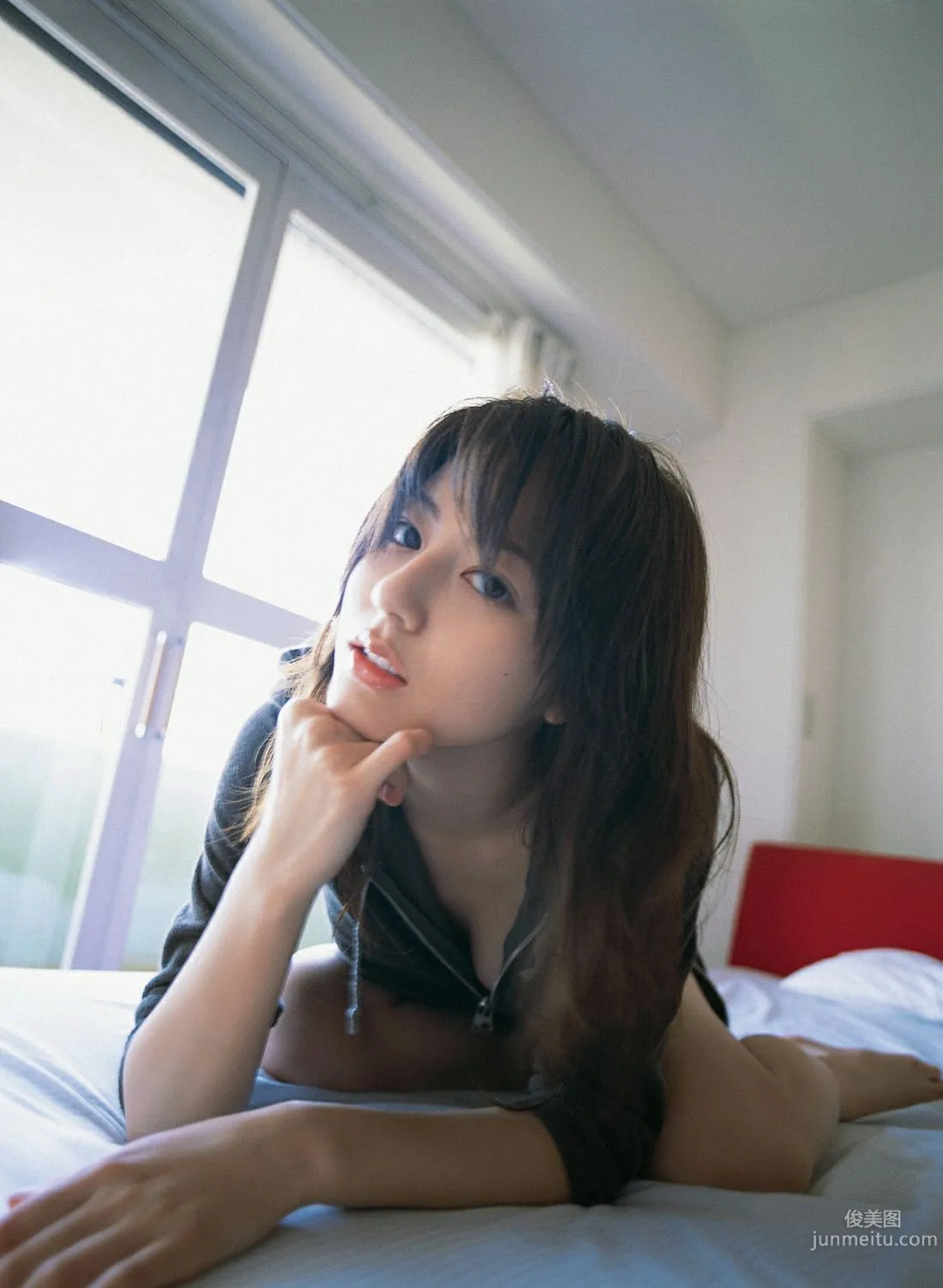 杉本有美《壓倒的美少女》寫真集 [YS Web] Vol.218 83