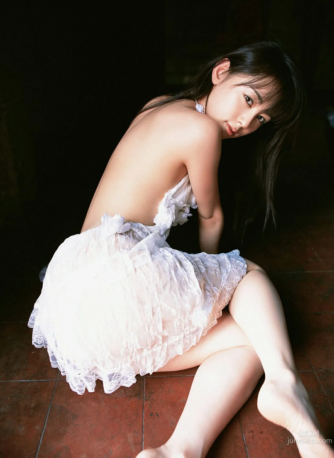秋山莉奈《熱帯、美少女、ハプニング!!!》寫真集 [YS Web] Vol.215 63
