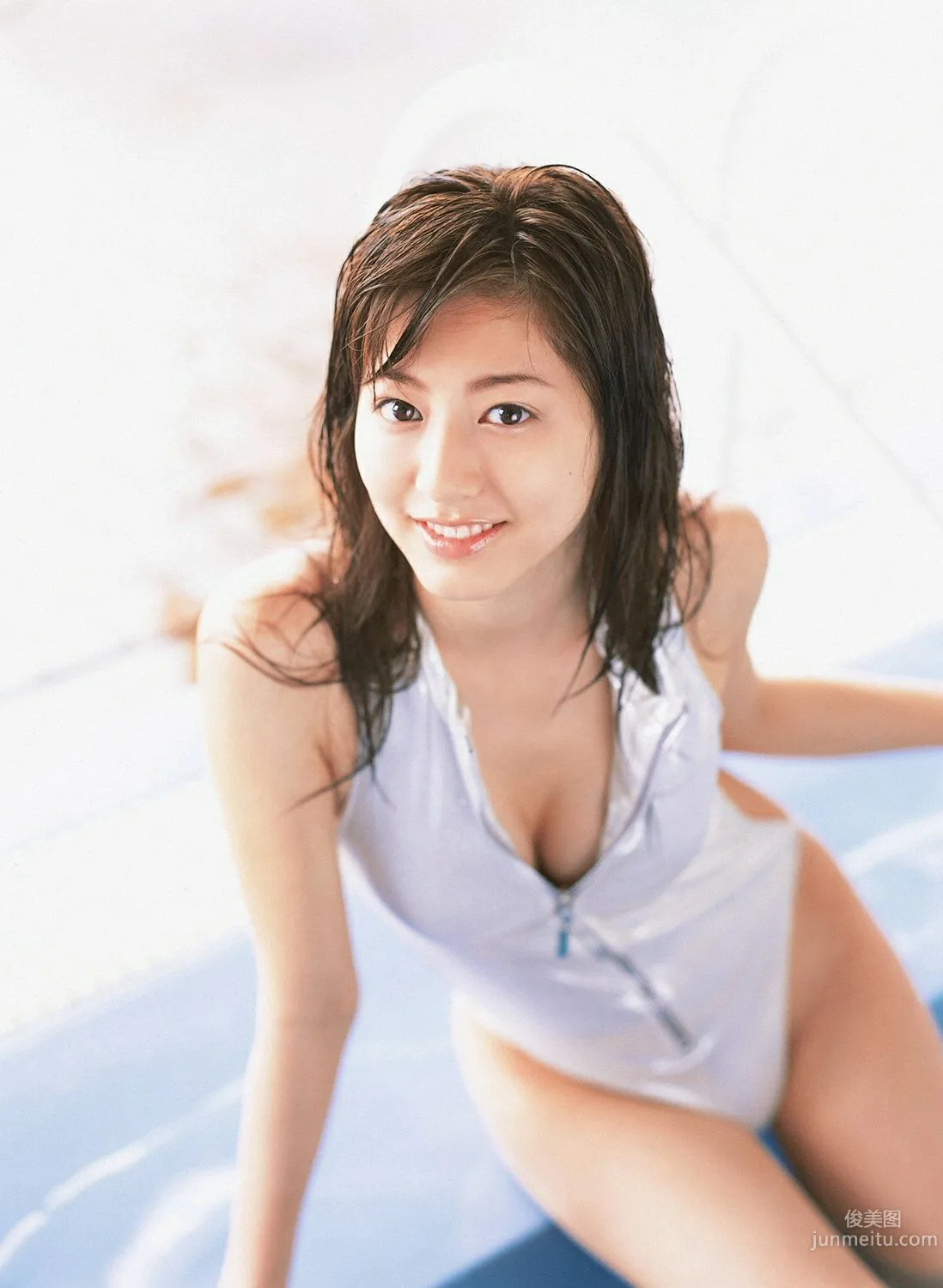 杉本有美《壓倒的美少女》寫真集 [YS Web] Vol.218 33