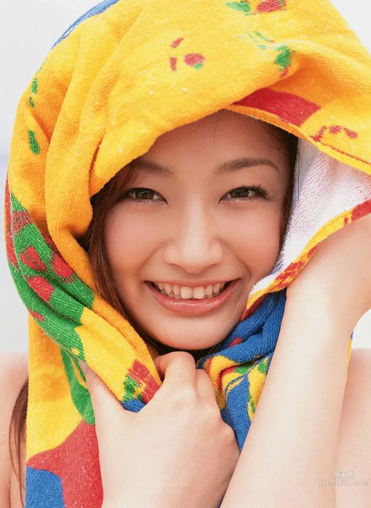 工藤里纱《くしゃくしゃ笑颜の、オレ达の彼女!!》写真集 [YS Web] Vol.18313