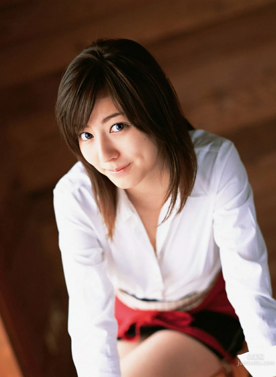 杉本有美《壓倒的美少女》寫真集 [YS Web] Vol.218 15