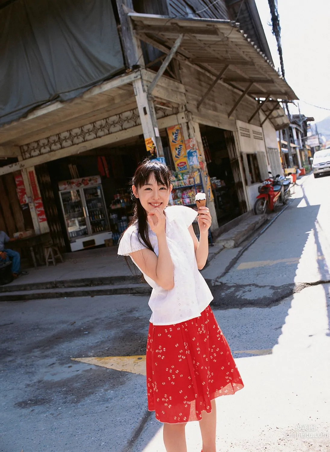 秋山莉奈《Watch Her Hip!》寫真集 [YS Web] Vol.200 20