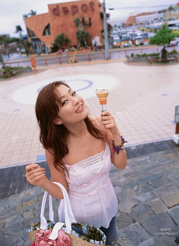 工藤里纱《くしゃくしゃ笑颜の、オレ达の彼女!!》写真集 [YS Web] Vol.18352