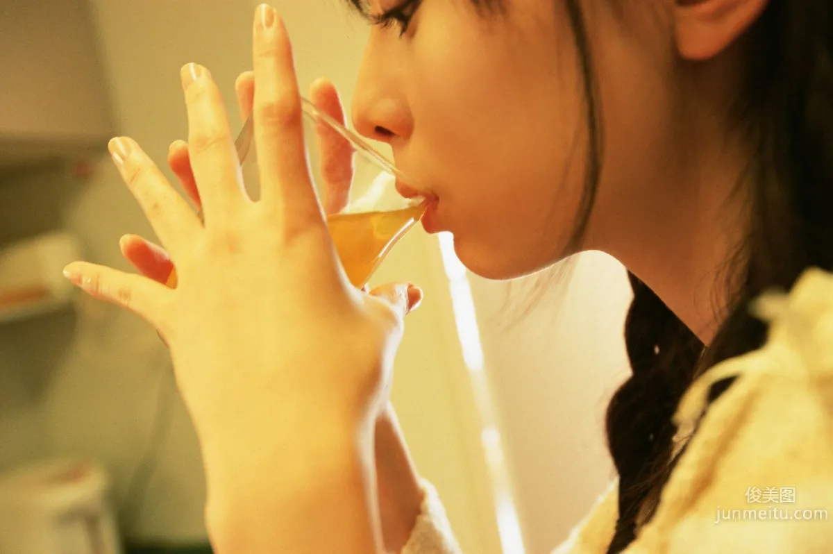 秋山莉奈《キミの素颜こつそりのぞいちやいま？？？た》写真集 [YS Web] Vol.20749