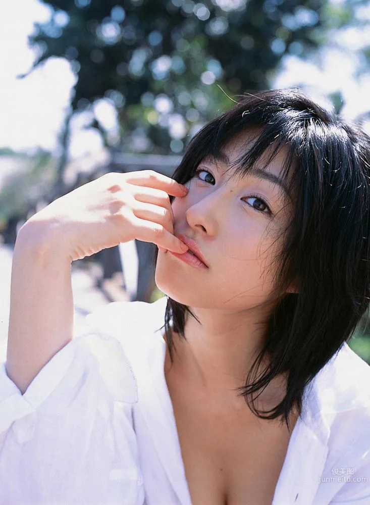 佐藤寛子《Lights,Camera,Action》写真集 [YS Web] Vol.1371