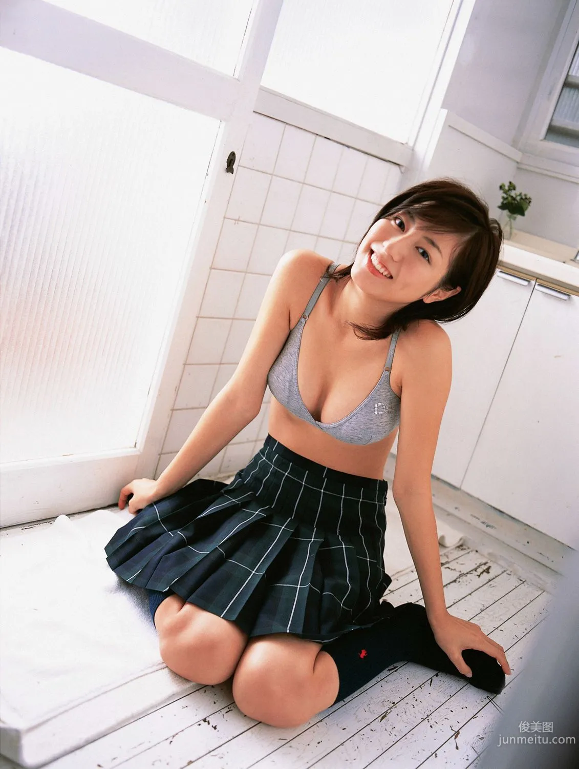 杉本有美《超本格派美少女降臨!!》寫真集 [YS Web] Vol.196 68