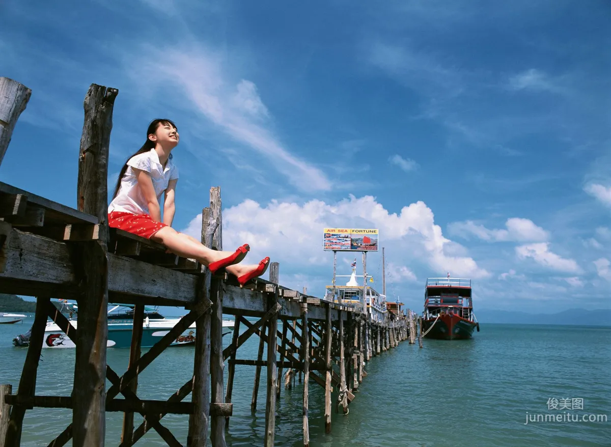 秋山莉奈《熱帯、美少女、ハプニング!!!》寫真集 [YS Web] Vol.215 3