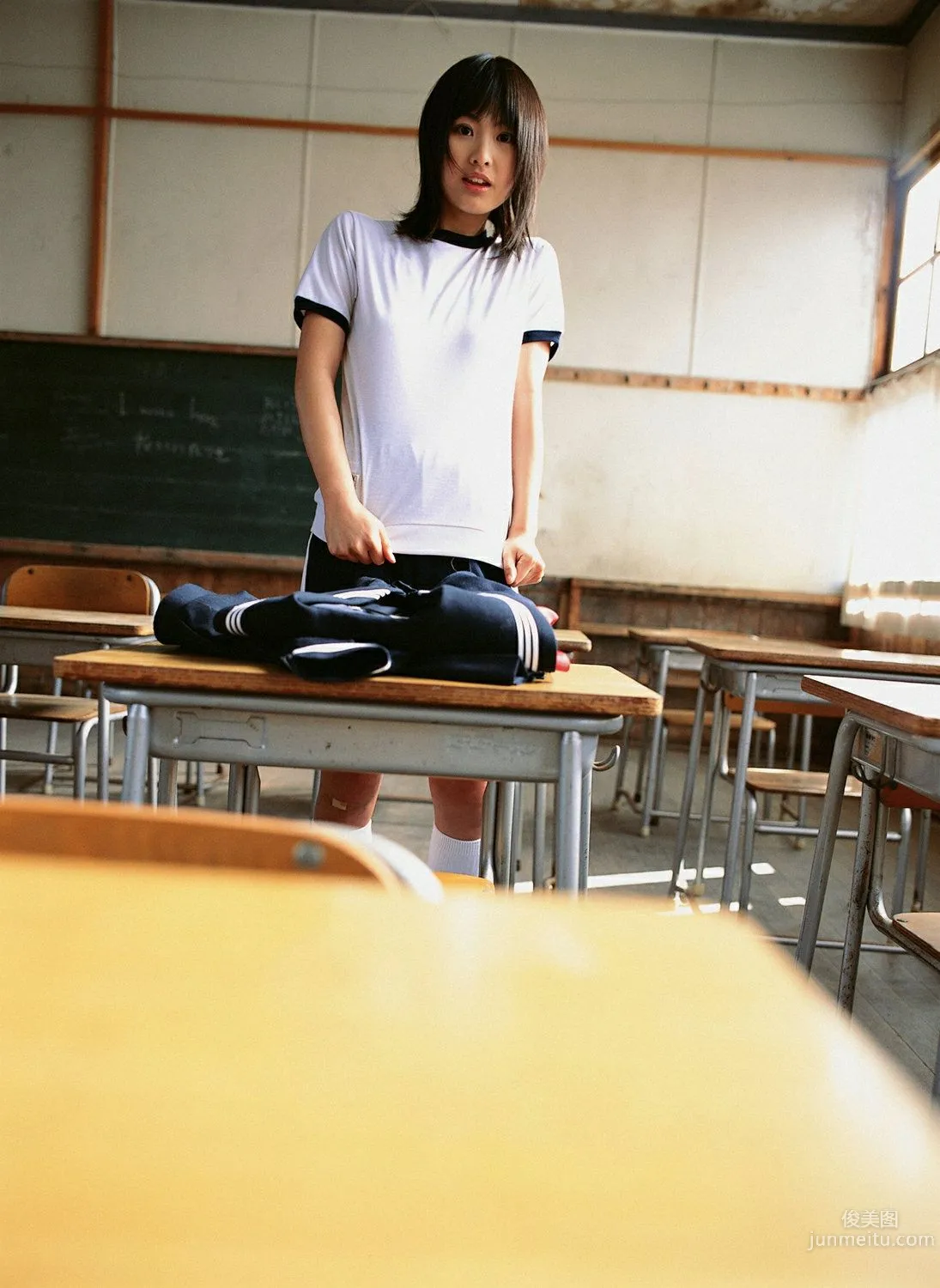 坂田彩 Aya Sakata 《超可愛美少女-UNDERAGE!》寫真集 [YS Web] Vol.202 32