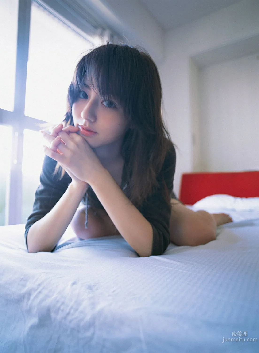 杉本有美《壓倒的美少女》寫真集 [YS Web] Vol.218 82