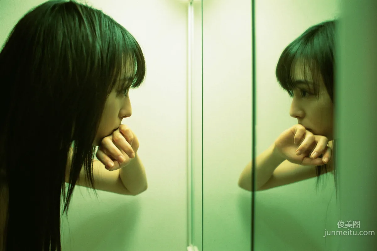 秋山莉奈《キミの素颜こつそりのぞいちやいま？？？た》写真集 [YS Web] Vol.20744