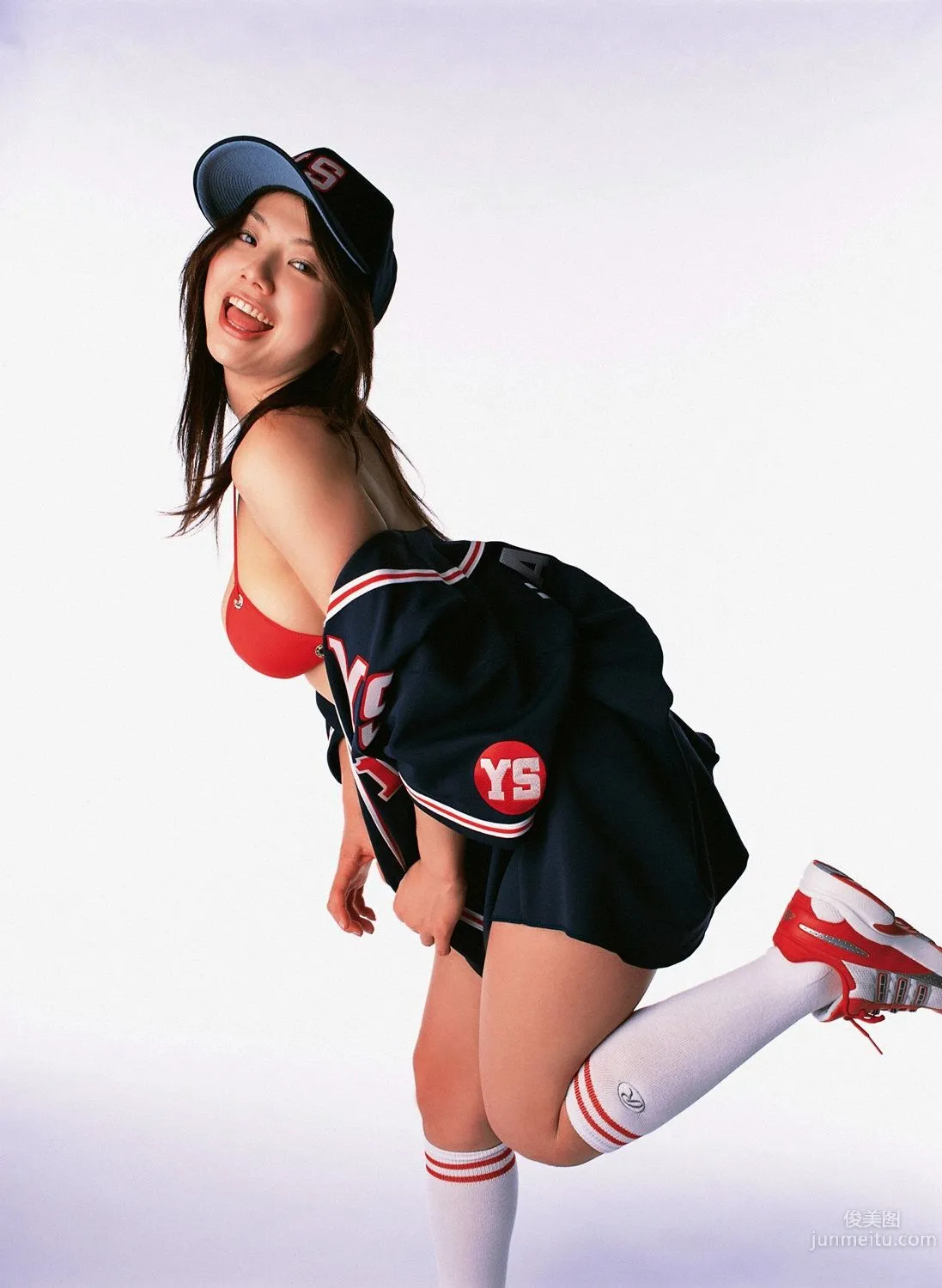 相澤仁美《男子のハートに全力投"乳"》寫真集 [YS Web] Vol.204 13