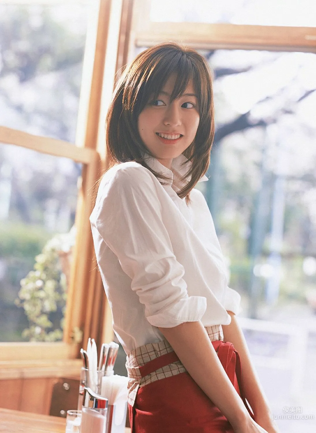 杉本有美《壓倒的美少女》寫真集 [YS Web] Vol.218 8