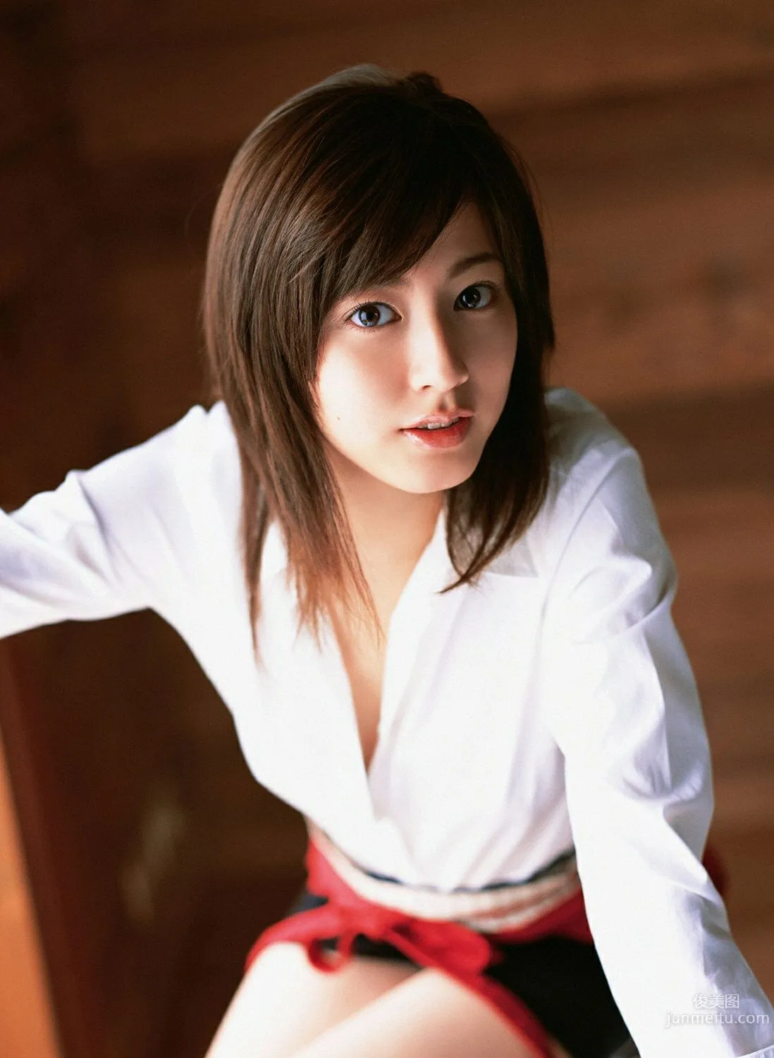 杉本有美《壓倒的美少女》寫真集 [YS Web] Vol.218 14