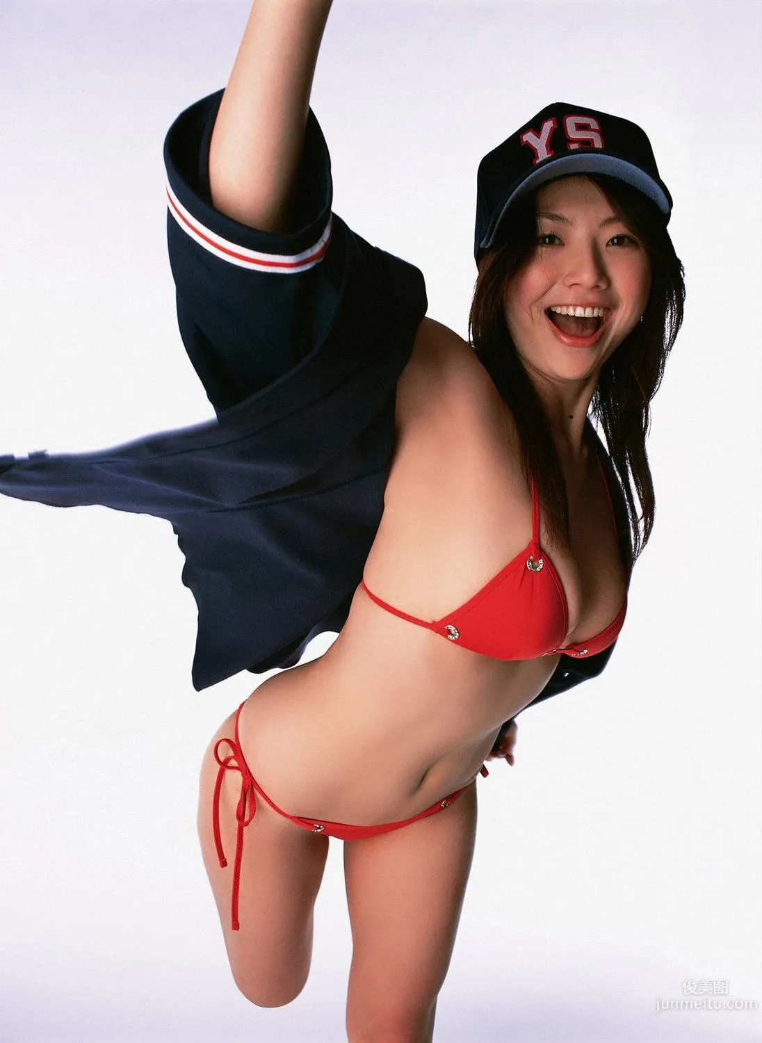 相澤仁美《男子のハートに全力投"乳"》寫真集 [YS Web] Vol.204 15