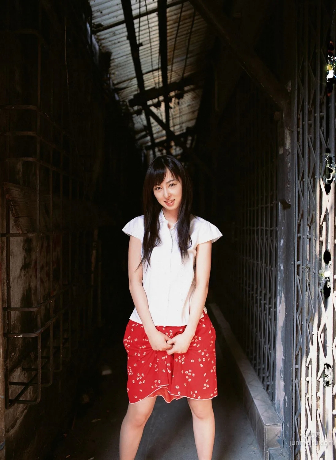 秋山莉奈《Watch Her Hip!》寫真集 [YS Web] Vol.200 34