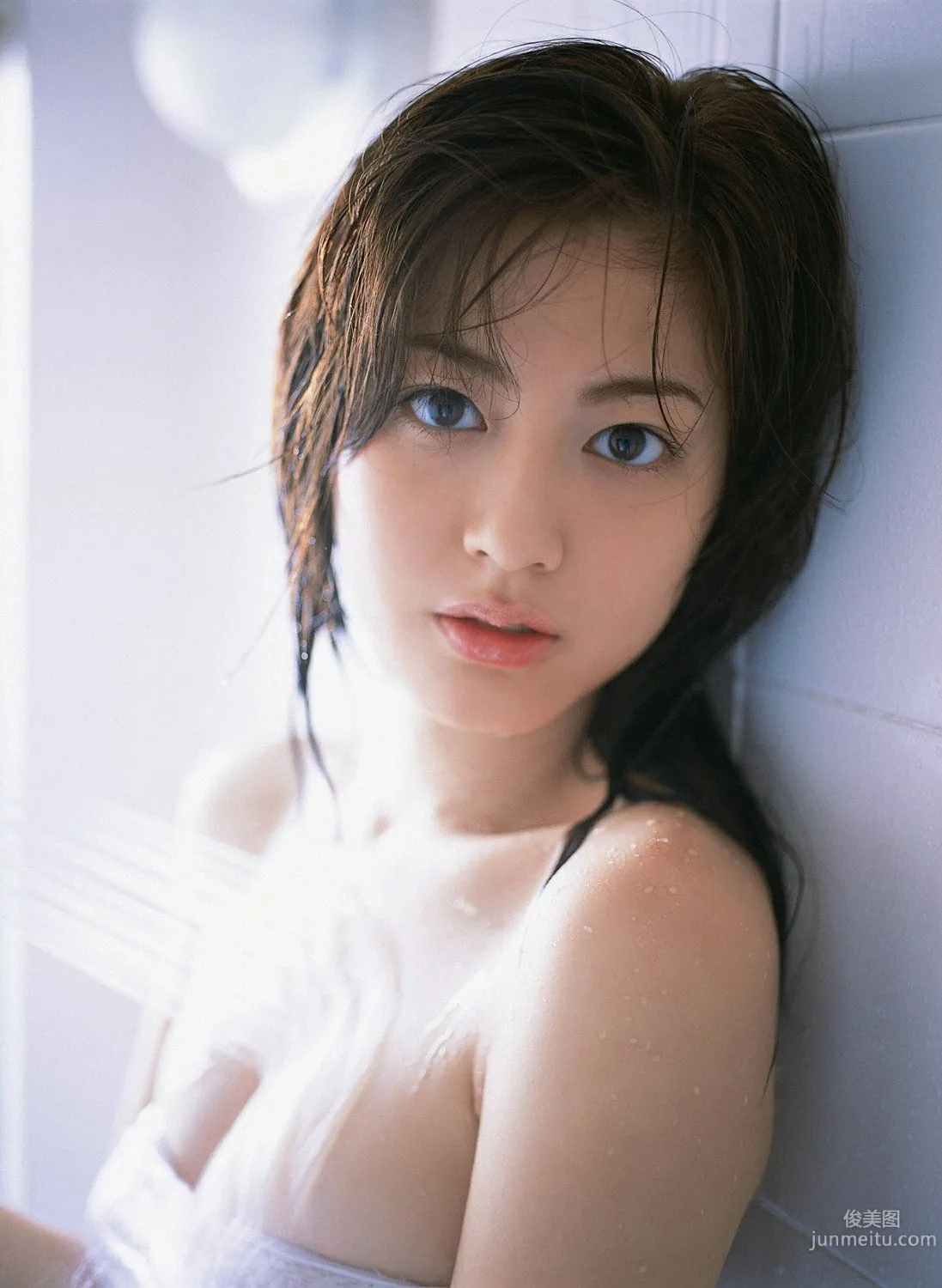 杉本有美《壓倒的美少女》寫真集 [YS Web] Vol.218 98