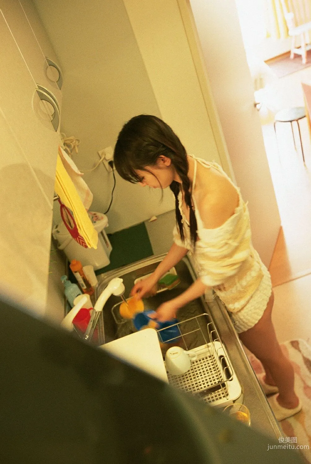 秋山莉奈《キミの素颜こつそりのぞいちやいま？？？た》写真集 [YS Web] Vol.20748