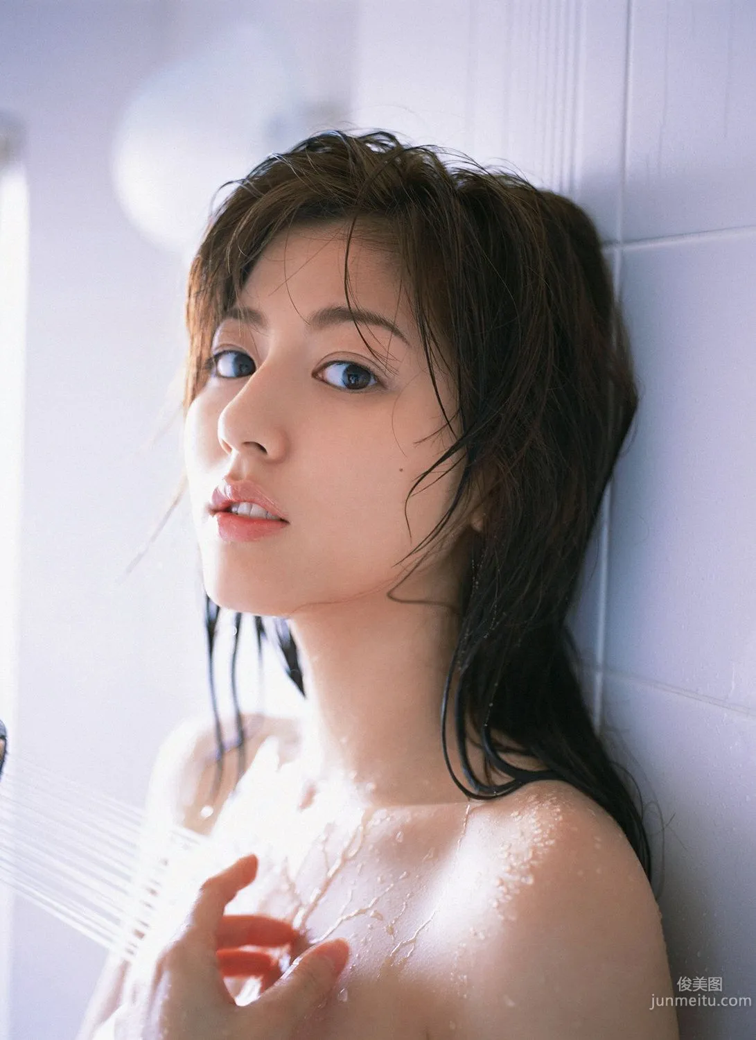 杉本有美《壓倒的美少女》寫真集 [YS Web] Vol.218 101