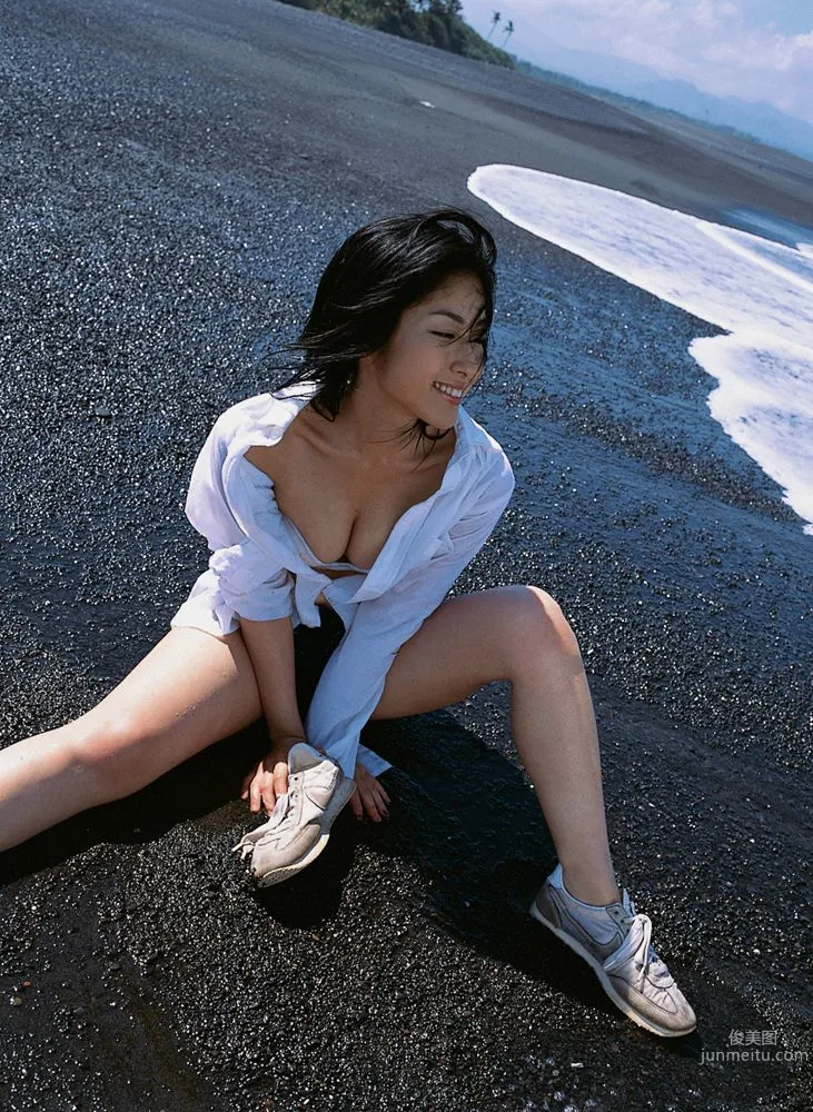 佐藤寛子《Lights,Camera,Action》写真集 [YS Web] Vol.13712