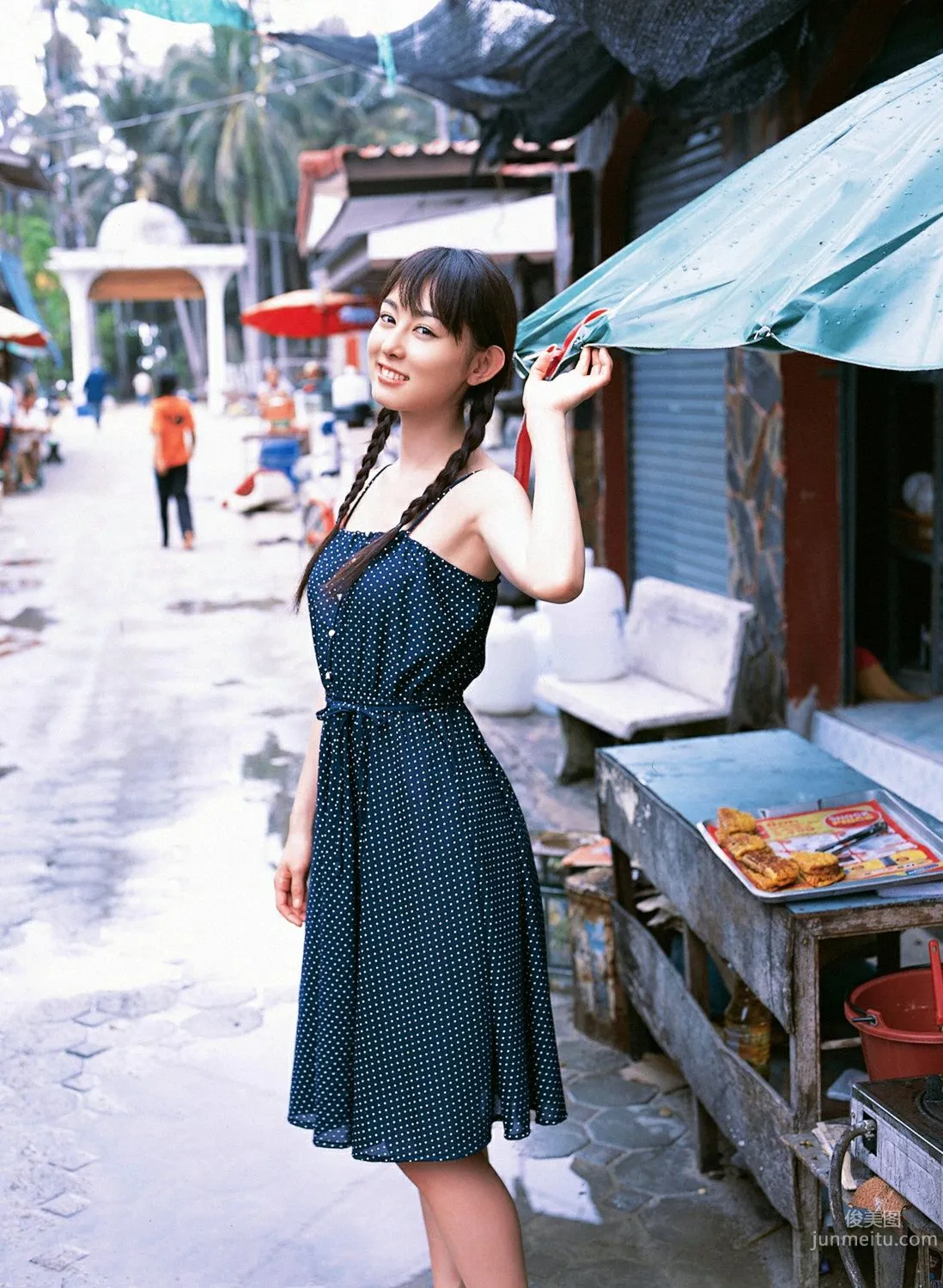 秋山莉奈《熱帯、美少女、ハプニング!!!》寫真集 [YS Web] Vol.215 25