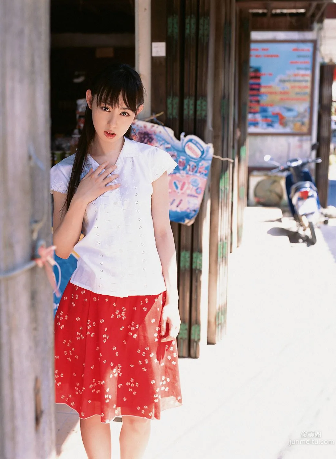 秋山莉奈《Watch Her Hip!》寫真集 [YS Web] Vol.200 14