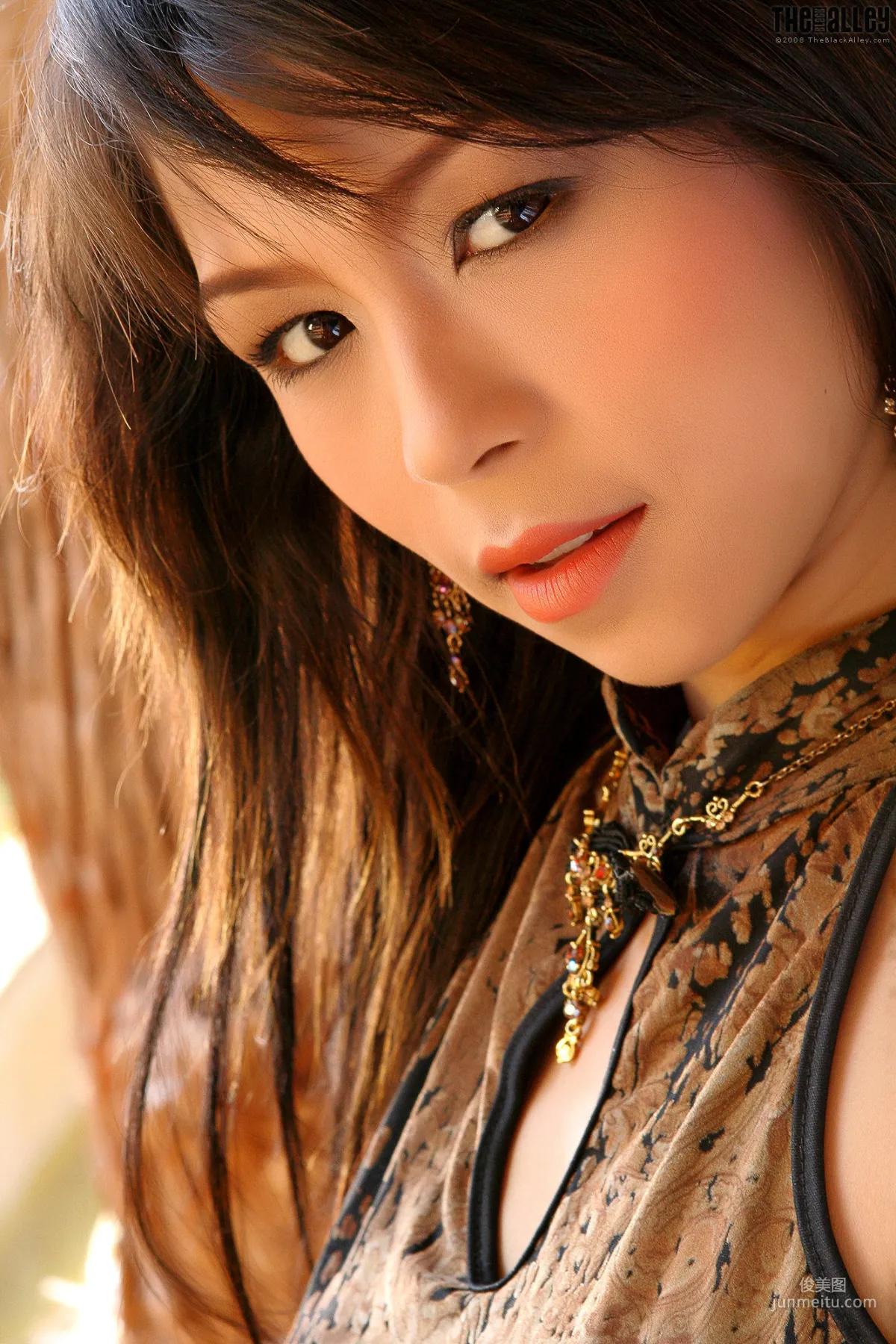 [TheBlackAlley] Vicky Wei 旗袍誘惑 寫真集 22