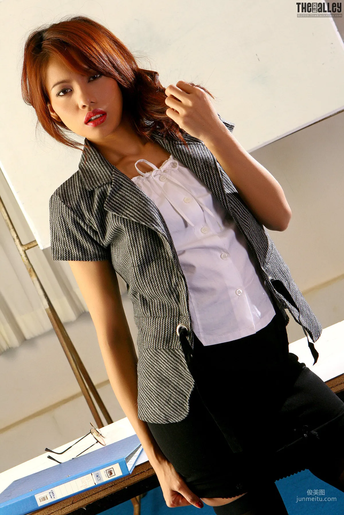 [TheBlackAlley] Farida Mala OL制服系列 寫真集 17