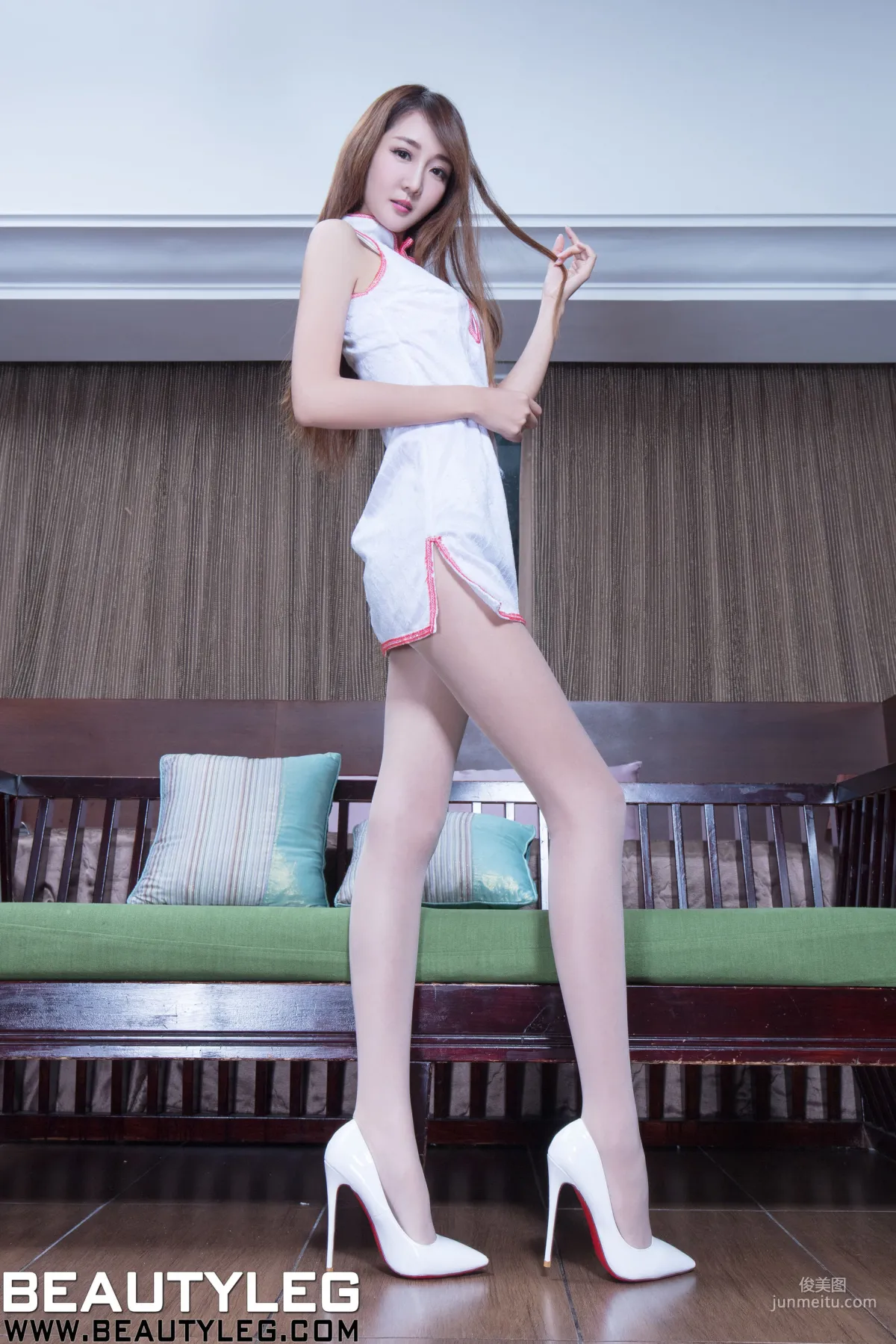 腿模Iris《包臀裙+OL》 [Beautyleg] NO.1531 美腿寫真集 30