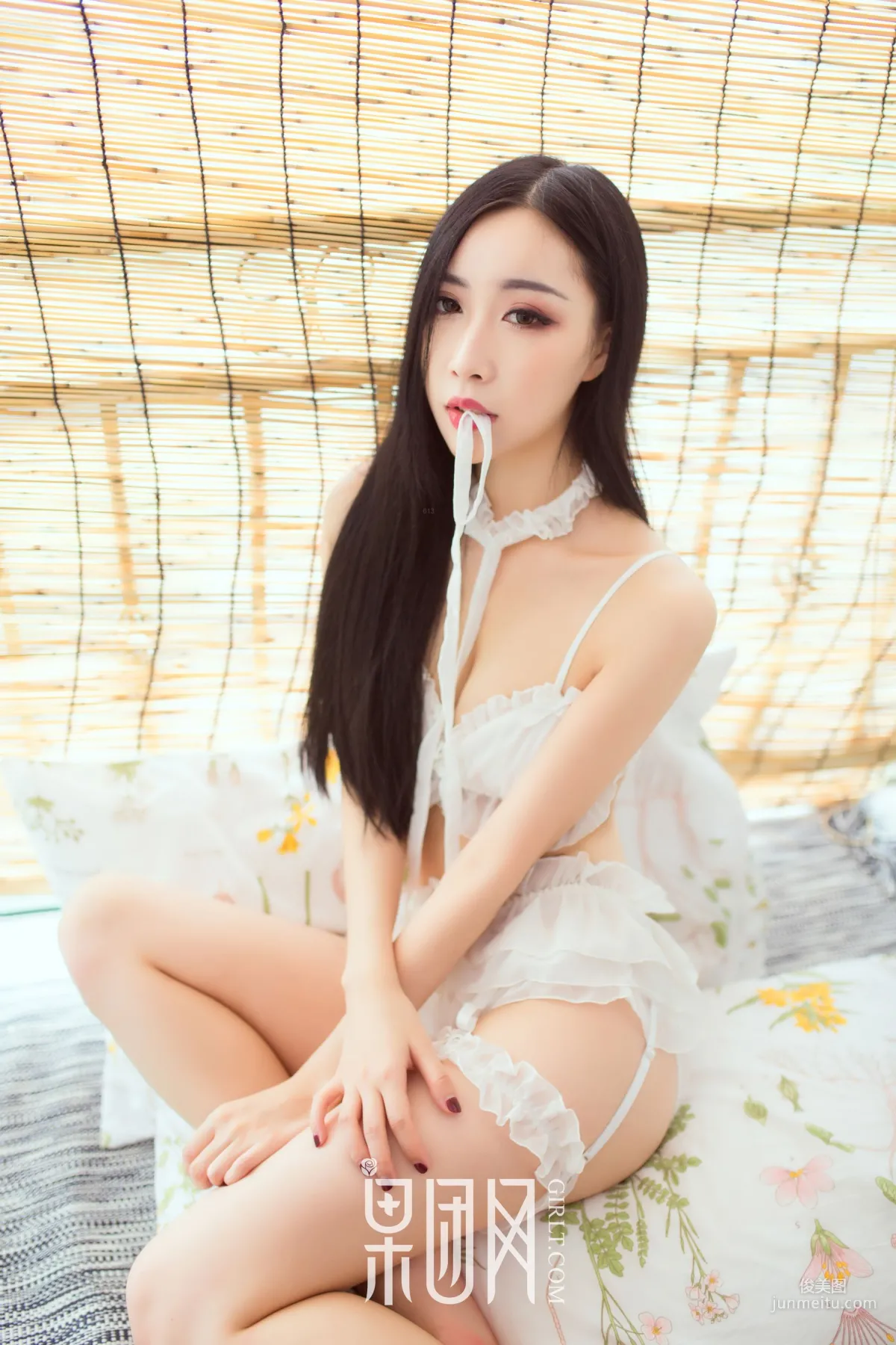 小雨《白絲美照》 [果團網Girlt] NO.099 寫真集 34