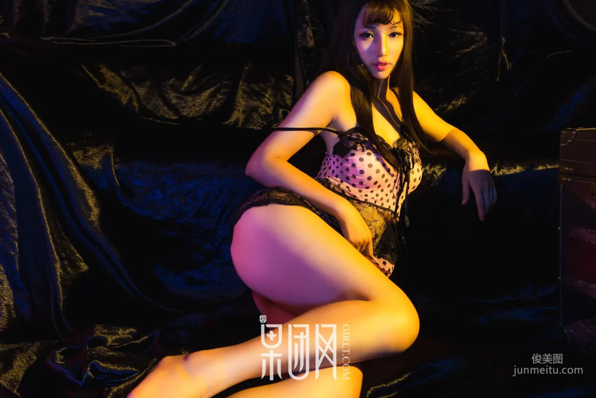 宓兔兔er《撫慰單身汪的心靈!》 [果團網Girlt] NO.095 寫真集 35