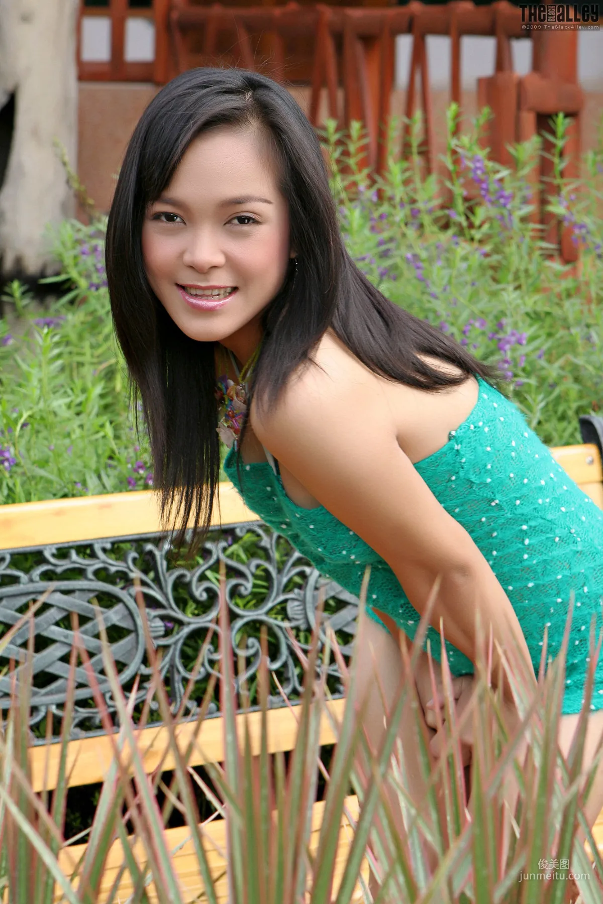 Carrie Lee《绿色小背心》 [The Black Alley] 写真集2